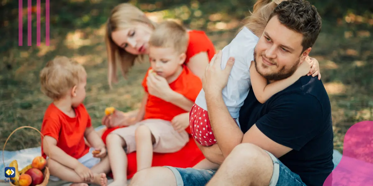 Eine glückliche Patchwork-Familie, die den Regeln der Nacho-Elternschaft folgt.