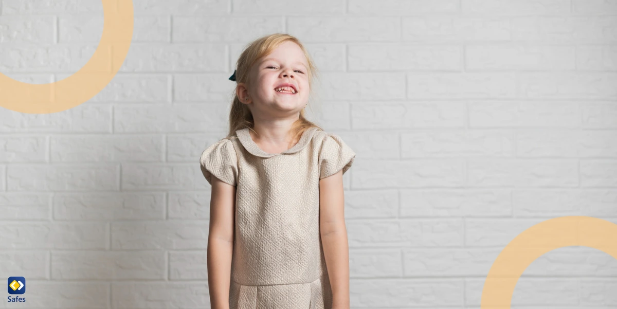 Child wearing beige clothes